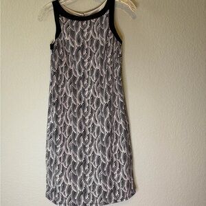 Ann Taylor Loft Shift Dress Size XS Petite
White Black